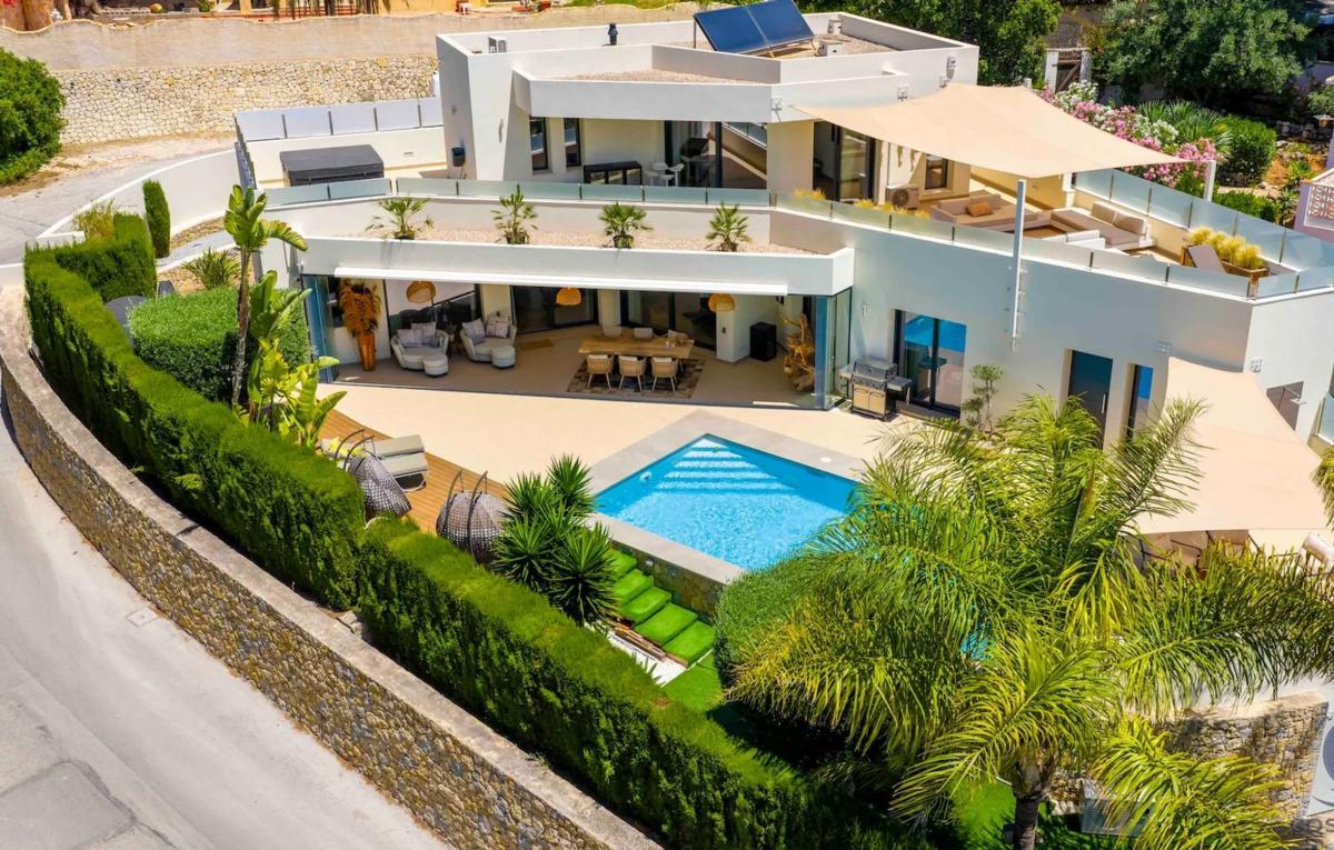 Properties for sale and rent in Spain photo 3