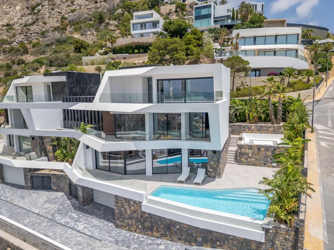 Properties for sale and rent in Spain photo 1