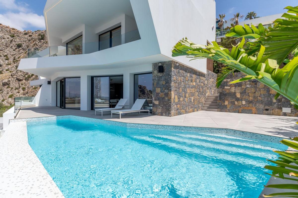 Properties for sale and rent in Spain photo 3