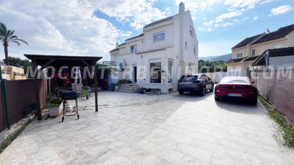 Chalet pareado en Napoles, 20, Zona Sierra Helada, Benidorm photo 1