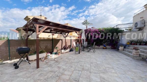 Chalet pareado en Napoles, 20, Zona Sierra Helada, Benidorm thumbnail 1