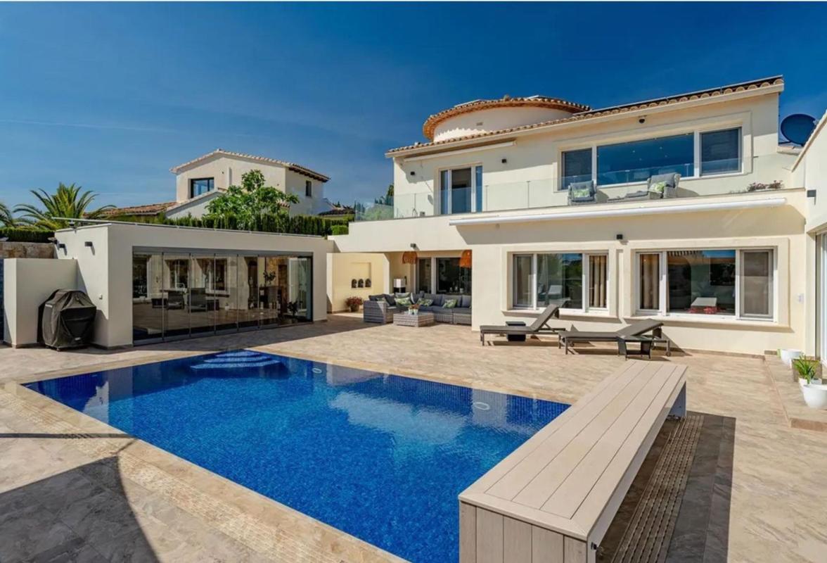 Properties for sale and rent in Spain photo 2
