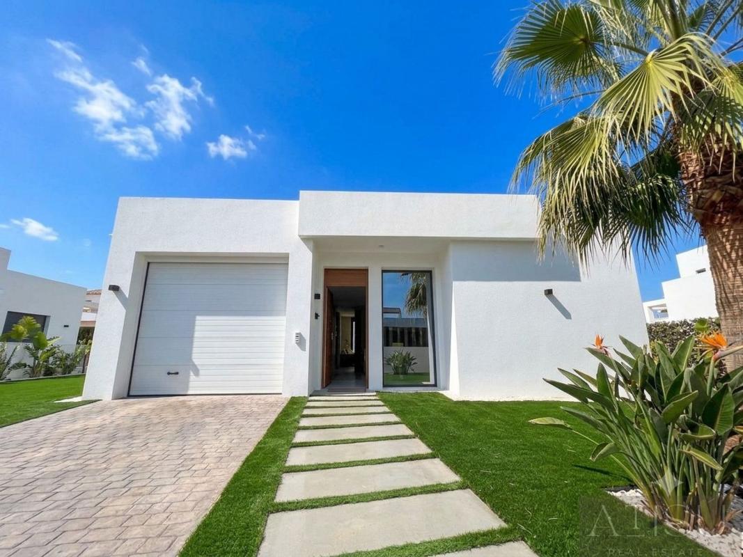 Properties for sale and rent in Spain photo 5