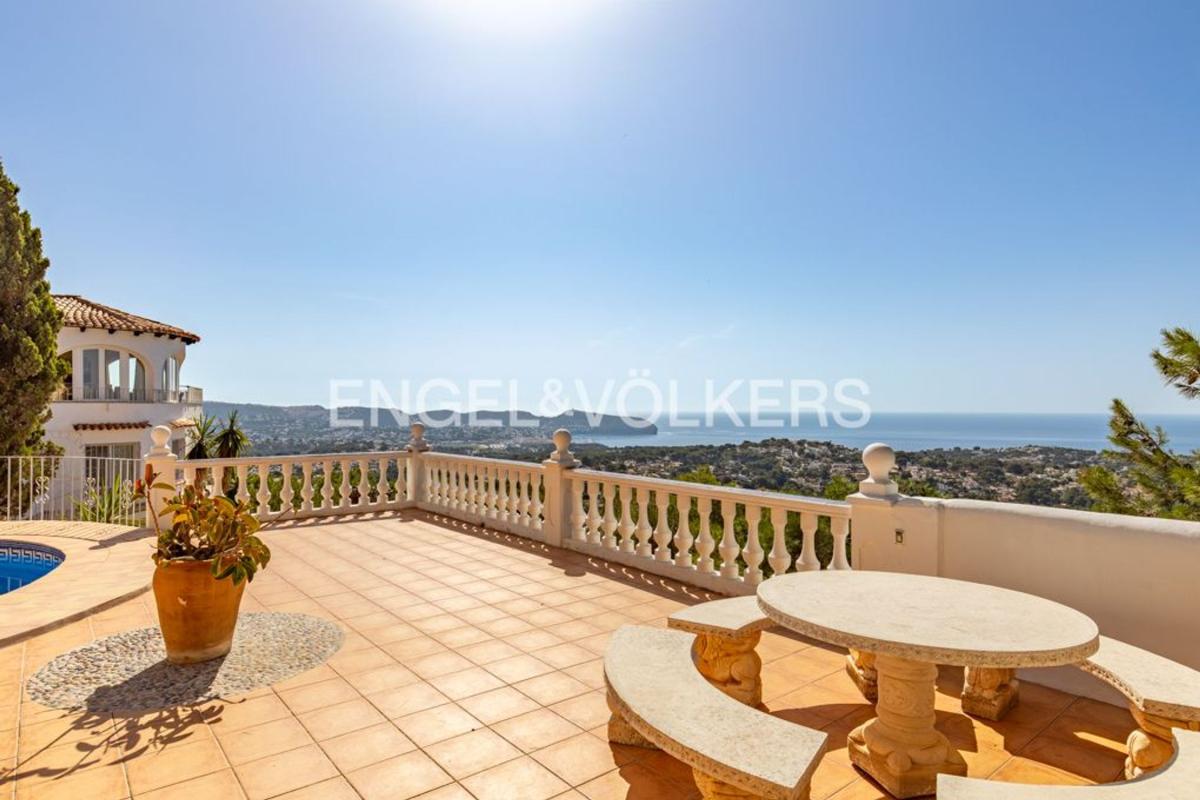 Properties for sale and rent in Spain photo 2