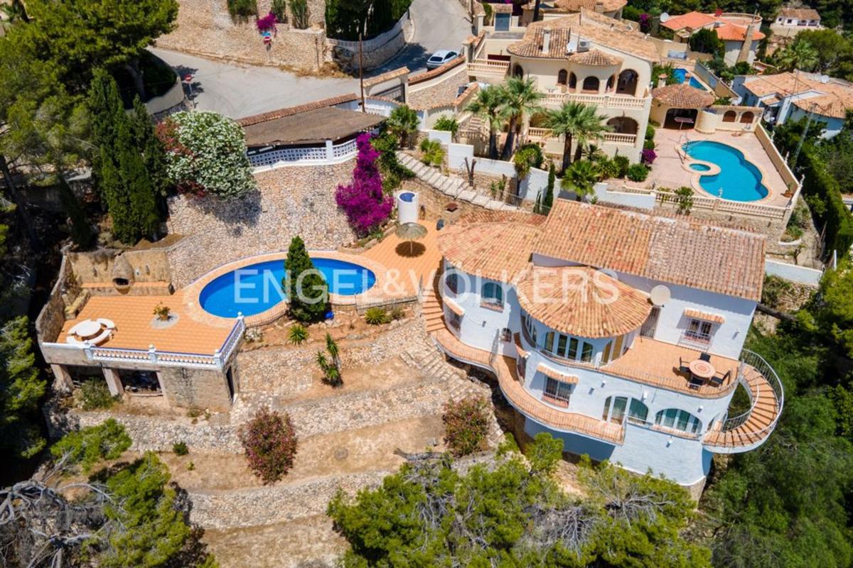 Properties for sale and rent in Spain photo 3