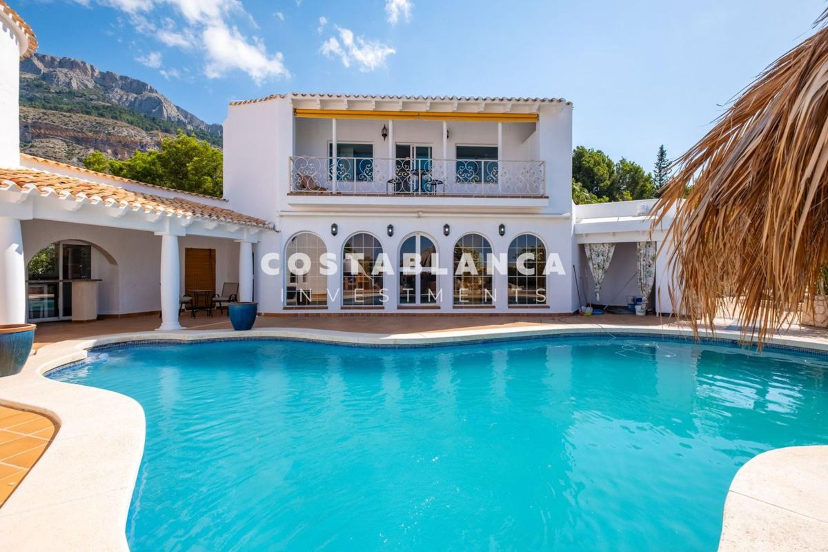 Sale of independent chalet in Casa o chalet en Avenida Principal, Altea la Vella, Altea, Altea
photo 2
