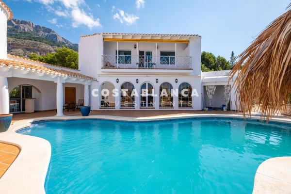 Independent chalet for sale in Casa o chalet en Avenida Principal, Altea la Vella, Altea, Altea
thumbnail 1