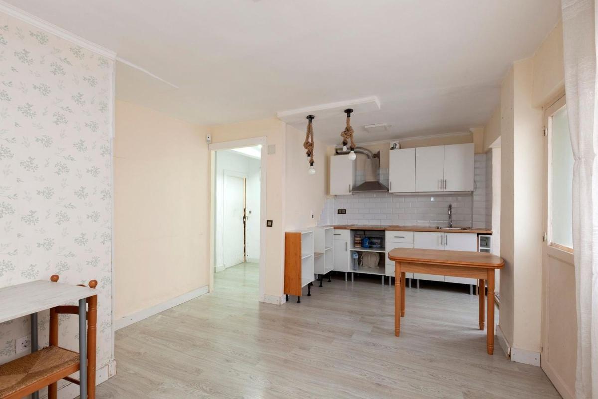 Продажа квартиры на Piso en Calle del Topacio, 3, Colonia Requena - Virgen del Carmen, Alicante / Alacant, Аликанте / Алакант
photo 2