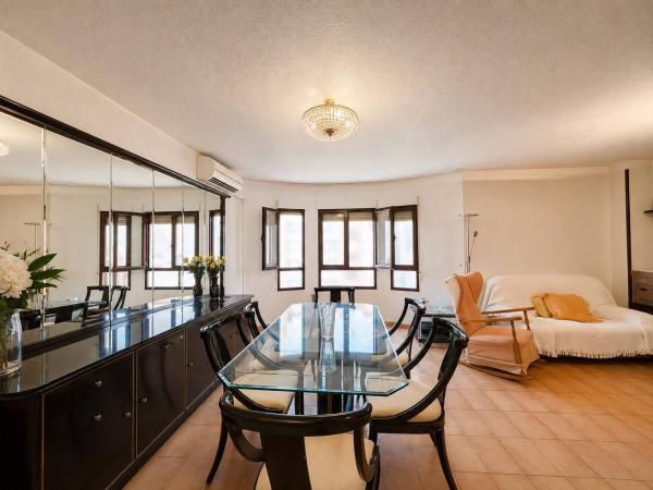 Venta de piso en Piso en Altozano, Alicante / Alacant, Alicante / Alacant
photo 1