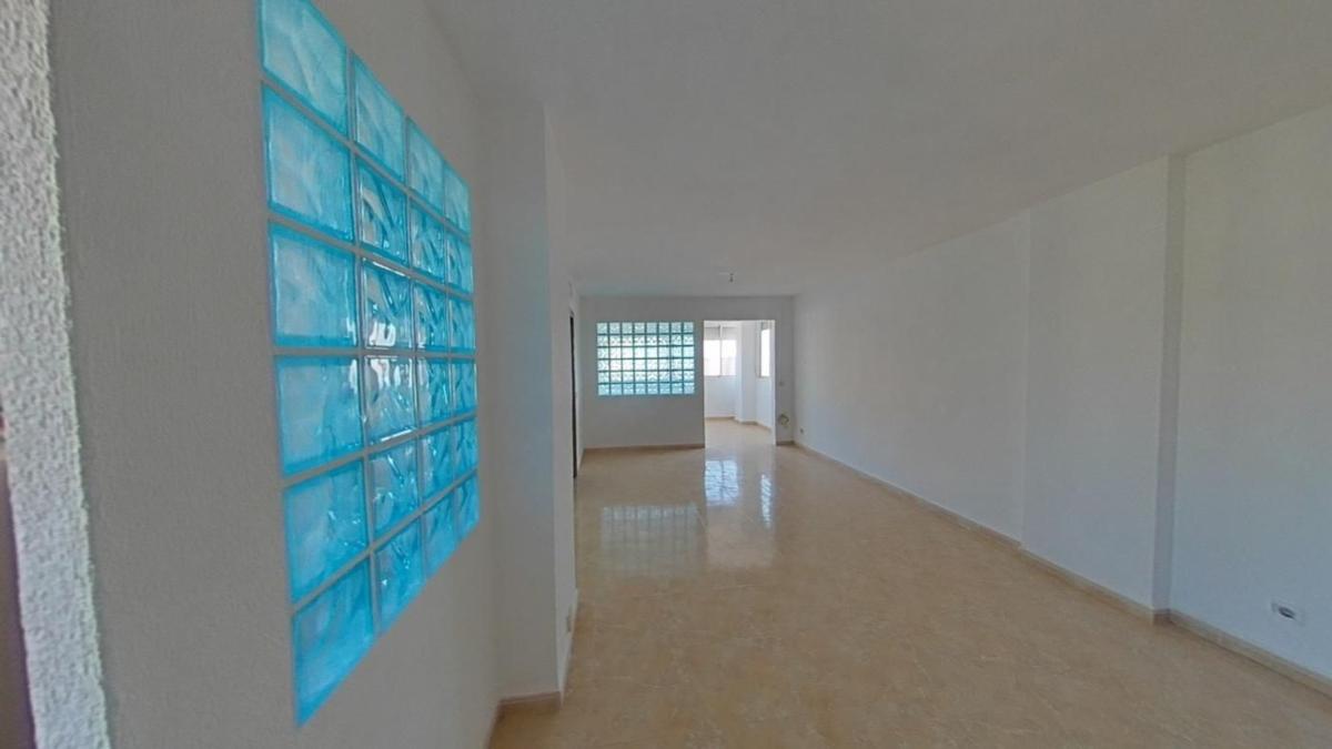 Venta de piso en Piso en Calle de Dénia, Playa de Poniente, Benidorm, Benidorm
photo 1