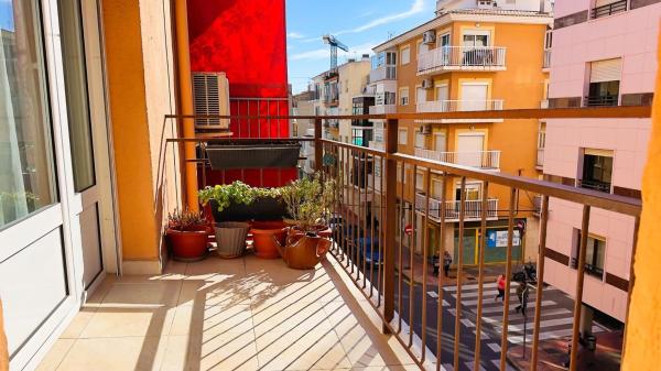 Venta de piso en Piso en Calle del Marqués de Comillas, Centro Urbano, Benidorm, Benidorm
 photo 1