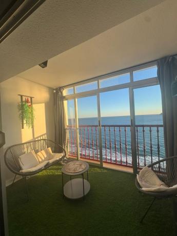 Sprzedaż mieszkania w Piso en Playa de Levante, Benidorm, Benidorm
 photo 1
