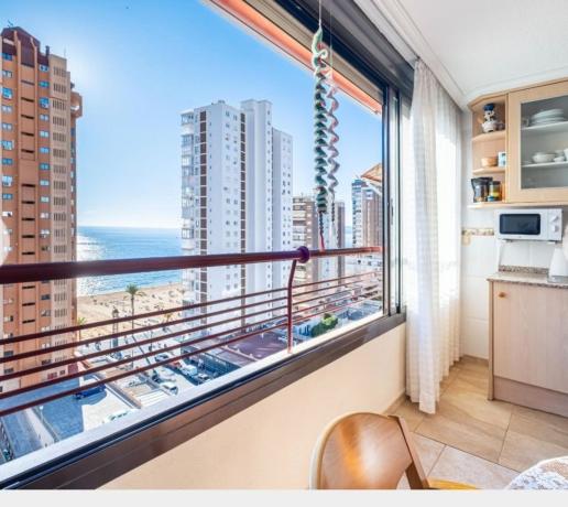 Sprzedaż mieszkania w Piso en Playa de Levante, Benidorm, Benidorm
 photo 1