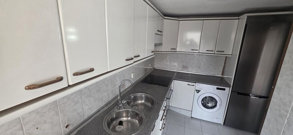 Venta de piso en Piso en Calle Derramador, Zona Rincón Bajo, Benidorm, Benidorm
photo 4