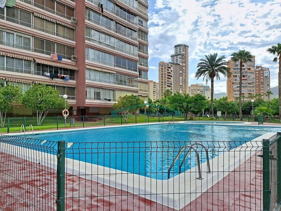 Venta de piso en Piso en Calle Derramador, Zona Rincón Bajo, Benidorm, Benidorm
photo 1