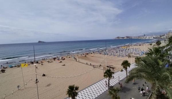Sprzedaż mieszkania w Piso en Playa de Levante, Benidorm, Benidorm
 photo 1