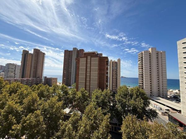 Sprzedaż mieszkania w Piso en Avenida del Mediterráneo, Playa de Levante, Benidorm, Benidorm
 photo 1