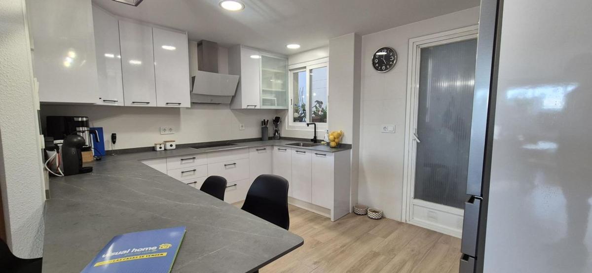 Venta de piso en Piso en Pueblo Levante, Benidorm, Benidorm
photo 3