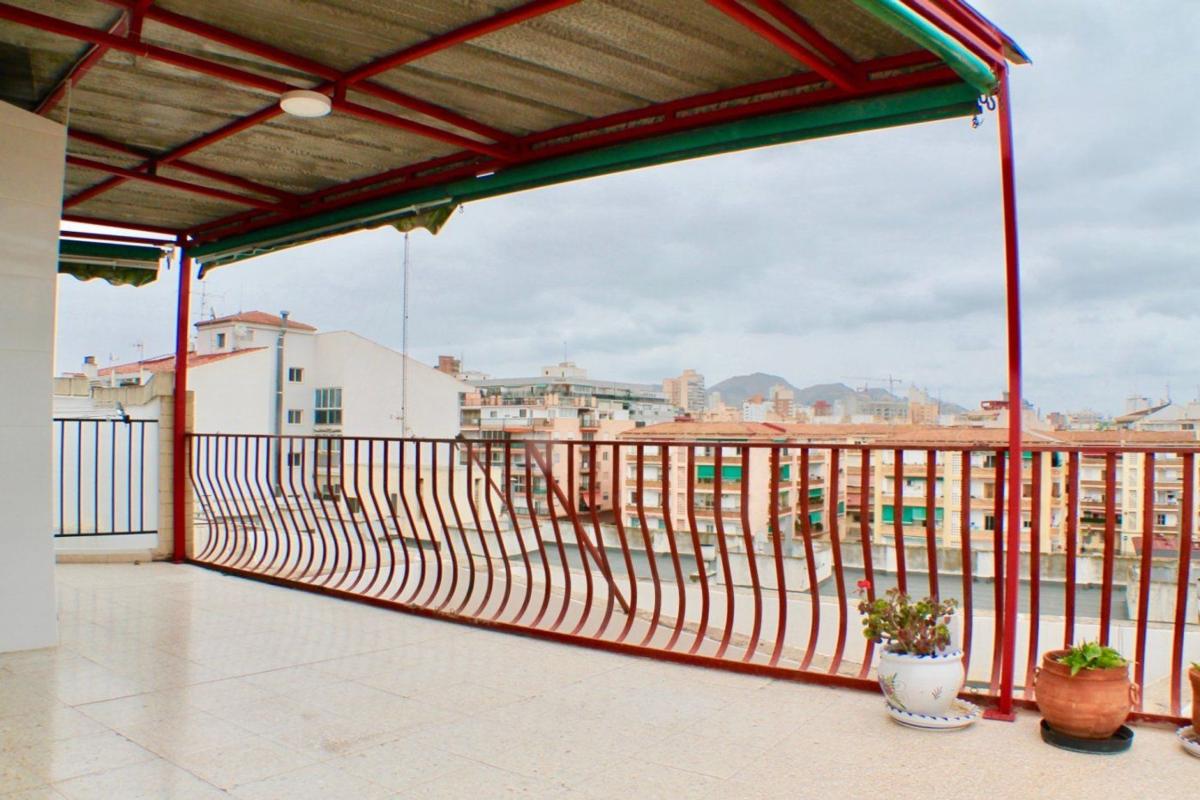 Продажа пентхауса на  Ático en Avenida Beniardá, Pueblo Levante, Benidorm, Бенидорм photo 2