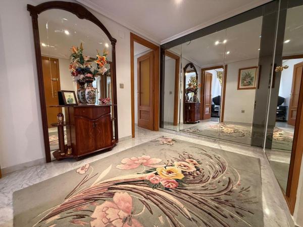 Venta de piso en Piso en Avenida L'Aigüera, Centro Urbano, Benidorm, Benidorm
 photo 1