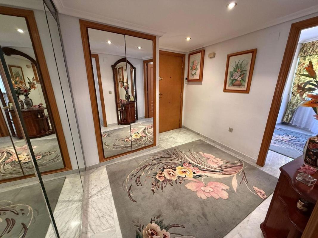 Venta de piso en Piso en Avenida L'Aigüera, Centro Urbano, Benidorm, Benidorm
 photo 3