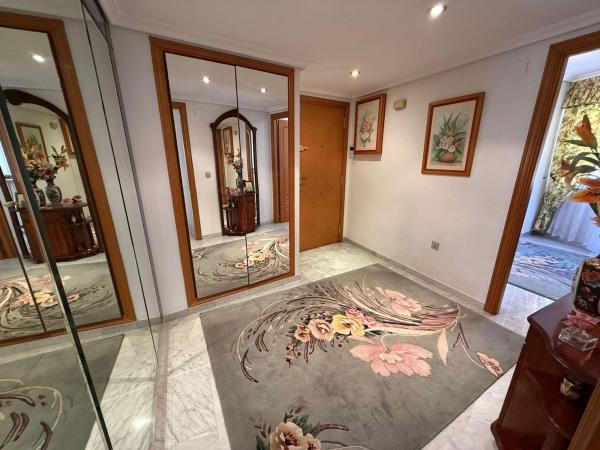 Venta de piso en Piso en Avenida L'Aigüera, Centro Urbano, Benidorm, Benidorm
 photo 3