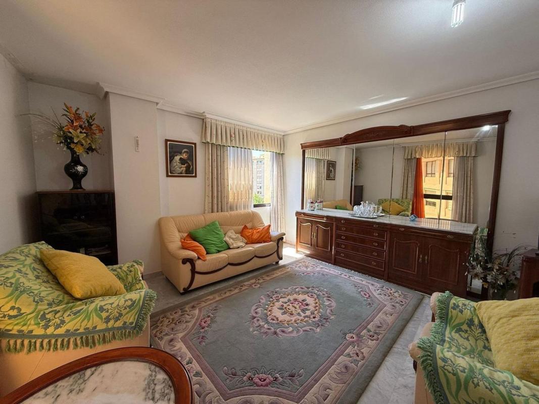Venta de piso en Piso en Avenida L'Aigüera, Centro Urbano, Benidorm, Benidorm
 photo 4