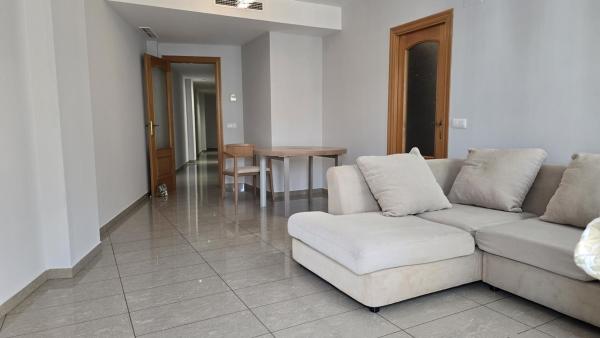Venta de piso en Piso en Plaza de Ss. MM. Los Reyes de España, Centro Urbano, Benidorm, Benidorm
photo 1