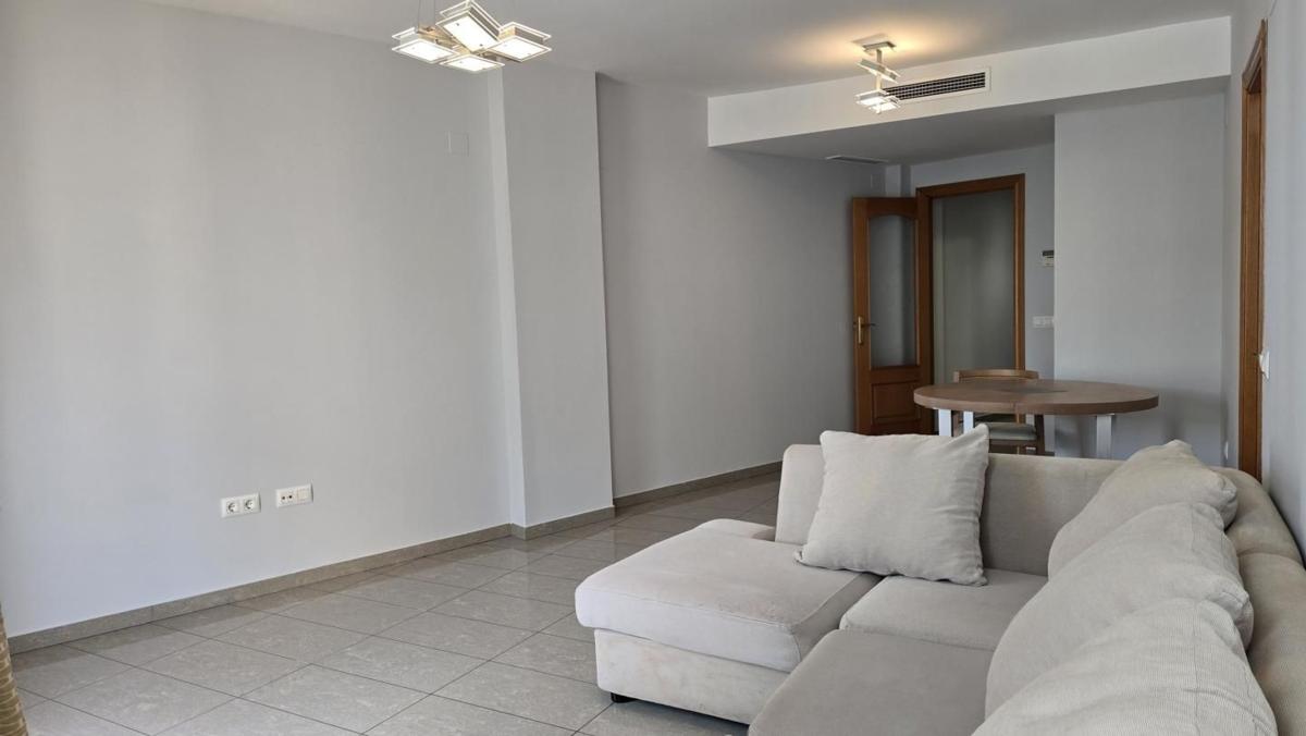 Sale of apartment in Piso en Plaza de Ss. MM. Los Reyes de España, Centro Urbano, Benidorm, Benidorm
 photo 2