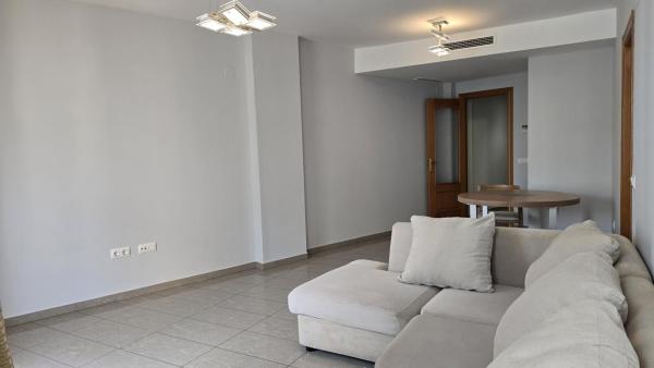 Venta de piso en Piso en Plaza de Ss. MM. Los Reyes de España, Centro Urbano, Benidorm, Benidorm
thumbnail 1