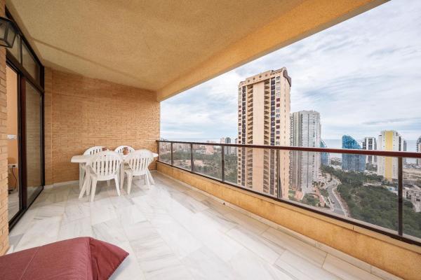 Venta de piso en Piso en Calle Presidente Adolfo Suárez, Pueblo Poniente, Benidorm, Benidorm
 photo 1