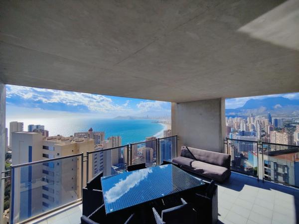 Venta de piso en Piso en Calle Sierra Dorada, 3, Zona Sierra Helada, Benidorm, Benidorm
photo 1