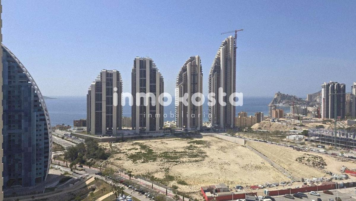 Venta de piso en Piso en Calle Presidente Adolfo Suárez, Pueblo Poniente, Benidorm, Benidorm
photo 1