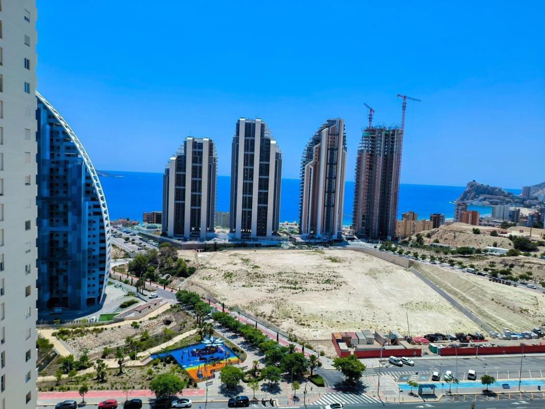 Venta de piso en Piso en Calle Presidente Adolfo Suárez, Pueblo Poniente, Benidorm, Benidorm
photo 2