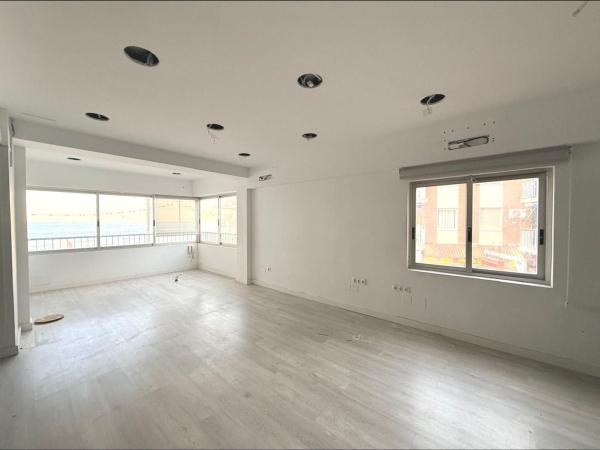 Venta de piso en Piso en Avenida de Martínez Alejos, Puerto, Benidorm, Benidorm
 photo 4