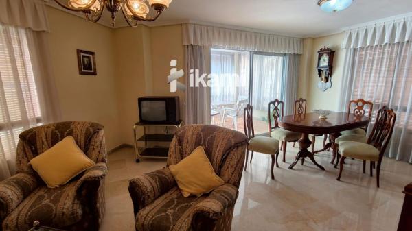 Venta de piso en Piso en Calle de Tomàs Ortuño, Centro Urbano, Benidorm, Benidorm
thumbnail 2
