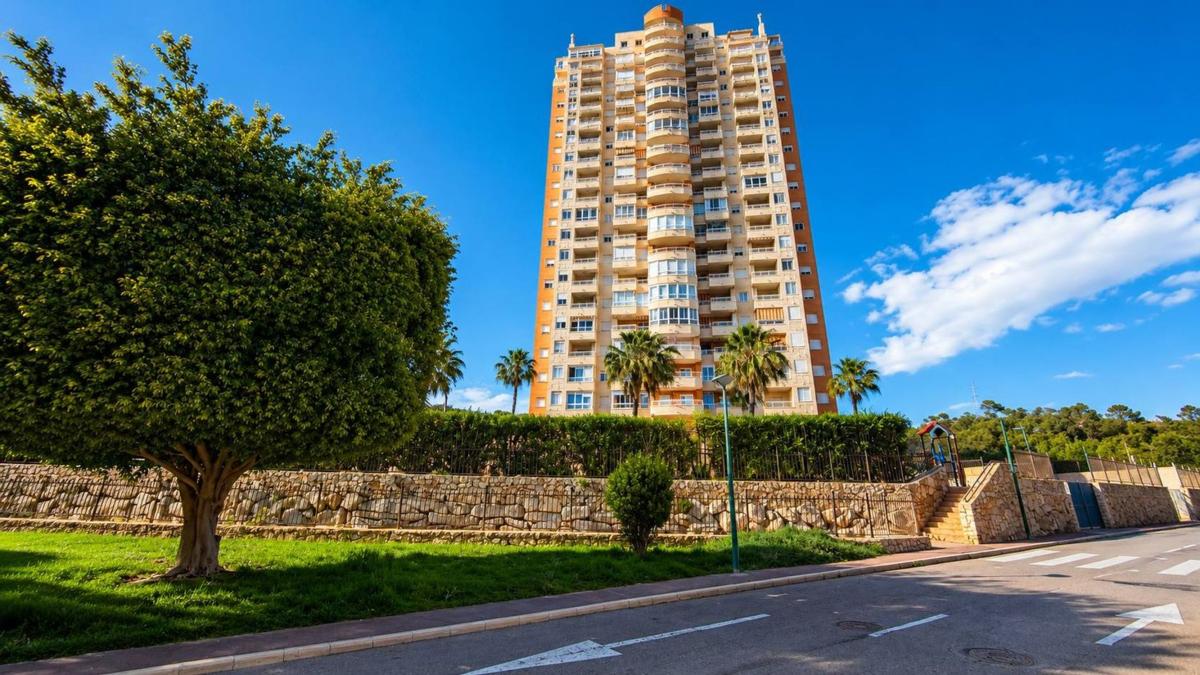 Sprzedaż mieszkania w Piso en Calle Presidente Adolfo Suárez, 18, Pueblo Poniente, Benidorm, Benidorm
photo 2
