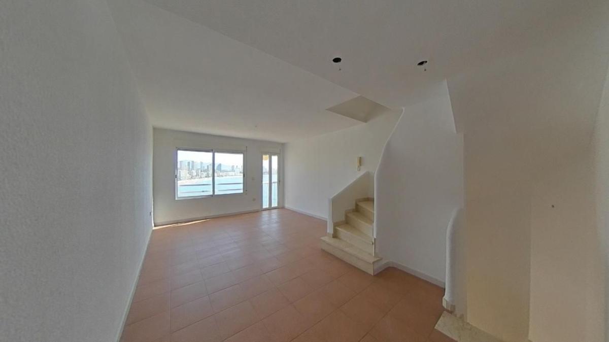 Venta de chalet independiente en Casa o chalet en Calle Luarca, Playa de Poniente, Benidorm, Benidorm
photo 3