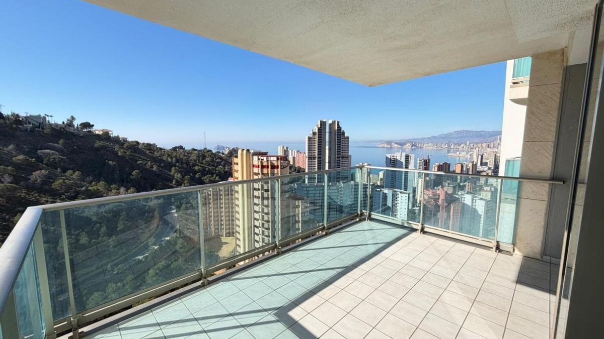 Venta de piso en Piso en Calle Pekín, Zona Sierra Helada, Benidorm, Benidorm
photo 3