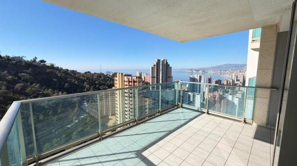 Venta de piso en Piso en Calle Pekín, Zona Sierra Helada, Benidorm, Benidorm
thumbnail 3