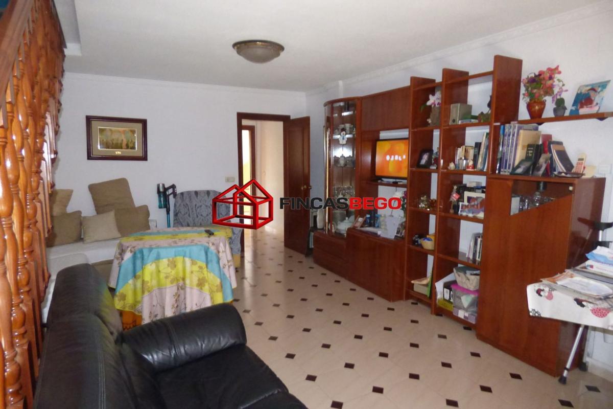 Продажа дуплекса на Dúplex en Avenida Suiza, 13, Pueblo Levante, Benidorm, Бенидорм photo 2
