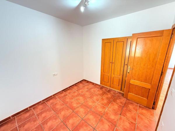 Chalet pareado en Avenida de Malta, 6, Zona Sierra Helada, Benidorm thumbnail 2