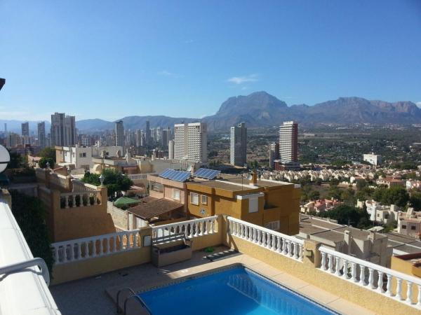 Chalet adosado en Calle Manolo Escobar, Zona Sierra Helada, Benidorm thumbnail 1