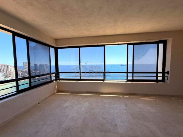 Sale of flat in Piso en Avenida de Madrid, Playa de Levante, Benidorm, Benidorm
thumbnail 1