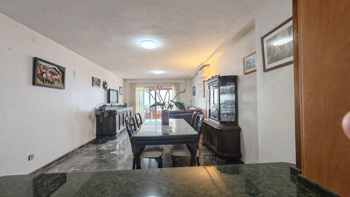Venta de piso en Piso en Avenida de la Armada Española, Playa de Poniente, Benidorm, Benidorm
 photo 3