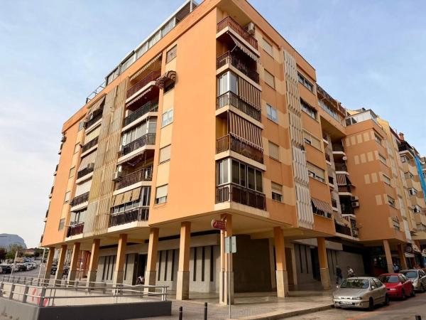 Venta de piso en Piso en Calle de la Montera, Pueblo Poniente, Benidorm, Benidorm
 photo 1