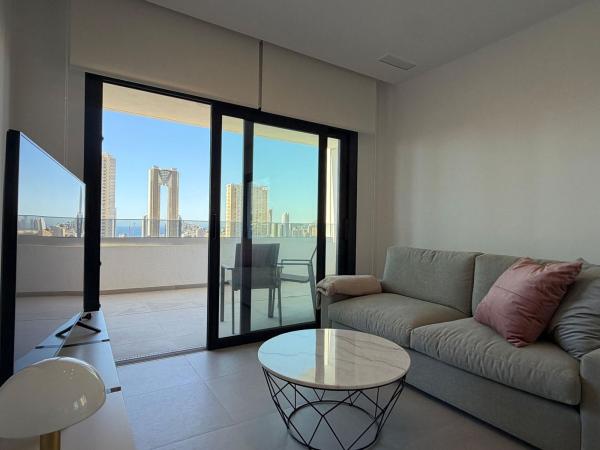 Venta de piso en Piso en Calle Presidente Adolfo Suárez, Pueblo Poniente, Benidorm, Benidorm
 photo 1