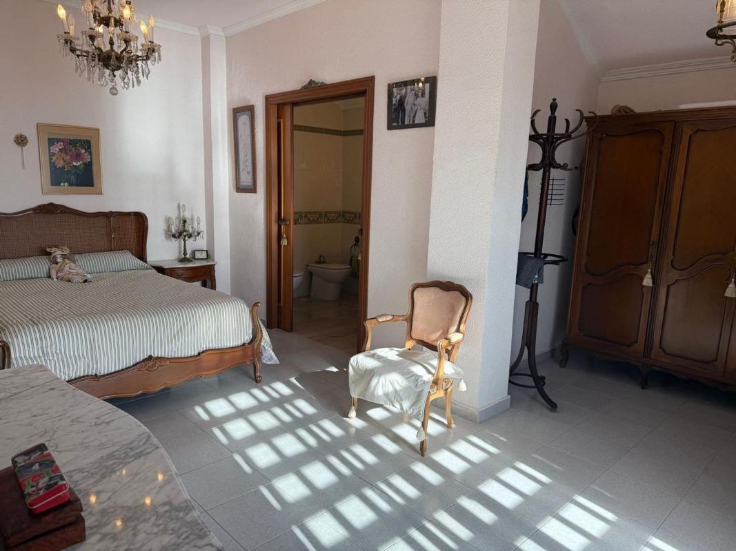 Продажа дуплекса на Dúplex en Calle Gerona, Playa de Levante, Benidorm, Бенидорм photo 5