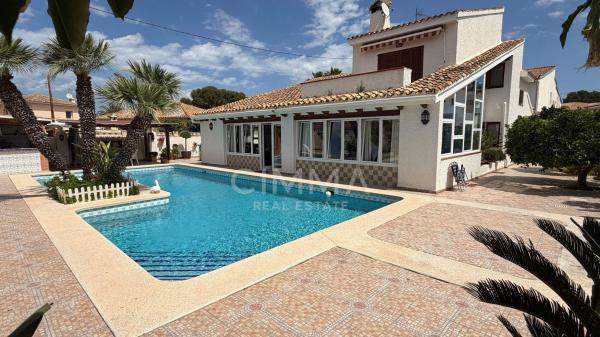 Casa o chalet independiente en Zona Rincón Alto, Benidorm photo 1