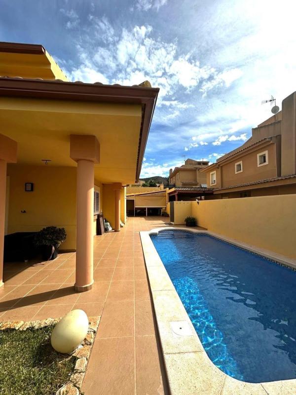 Propiedades en venta y alquiler en España photo 3